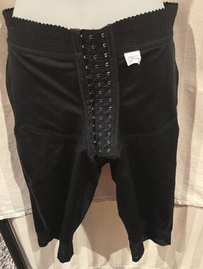 Colombian Black High-Waist Hook-Front Shaping Shorts